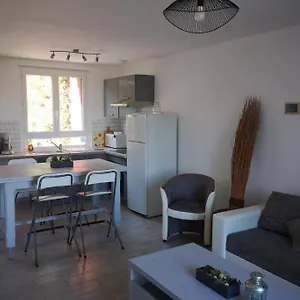 Jolie Petite Maison De Charme Dans Quartier Boisé Hébergement de vacances