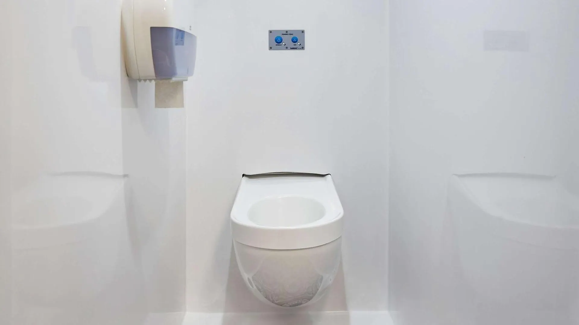 Hotel Hotelf1 Antibes Sophia Antipolis Vallauris